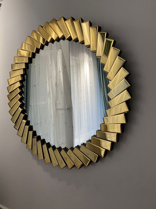 Туалетный столик с зеркалом