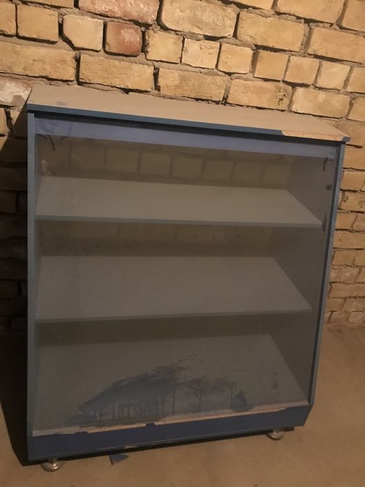 Прилавки б/у продаются