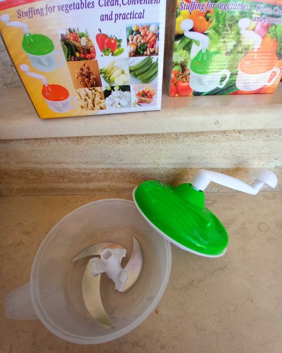 Ръчен чопър за зеленчуци, мелачка за домати, бързовар - чисто нови!