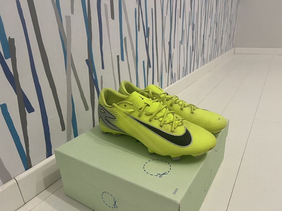 ghete de fotbal mercurial marimea 44 original + jambiere si sosete gri