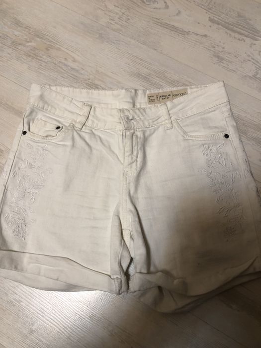 Къси панталонки и дънки - Всичко по 10 лв.