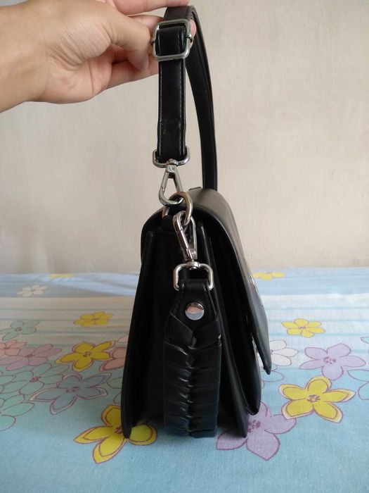 Чёрная сумка клатч