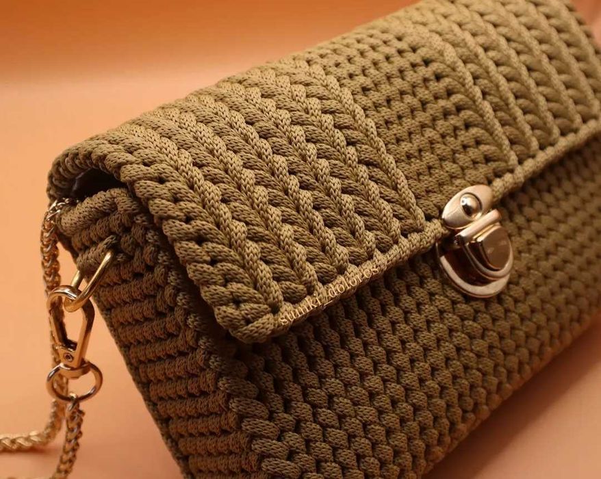 Мини сумочка на цепочке