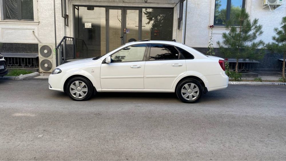 Chevrolet Gentra. Отличная ухоженая машина