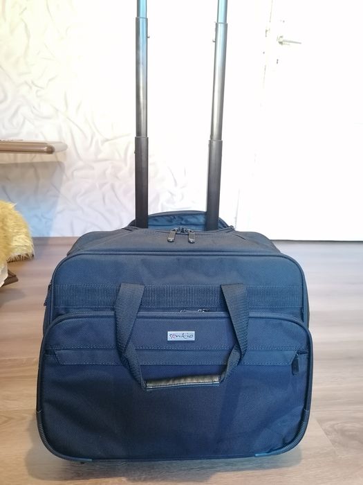 Бизнес чанта за багаж и лаптоп, с колелца и телескопична дръжка