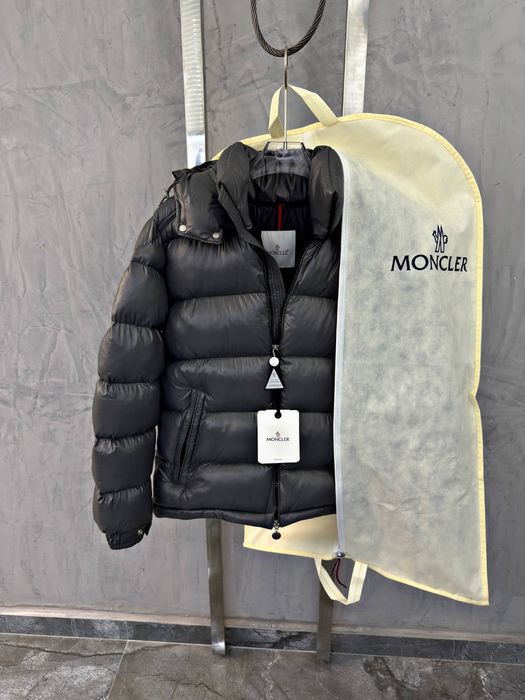 Premium  яке ( MNCLR MAYA)