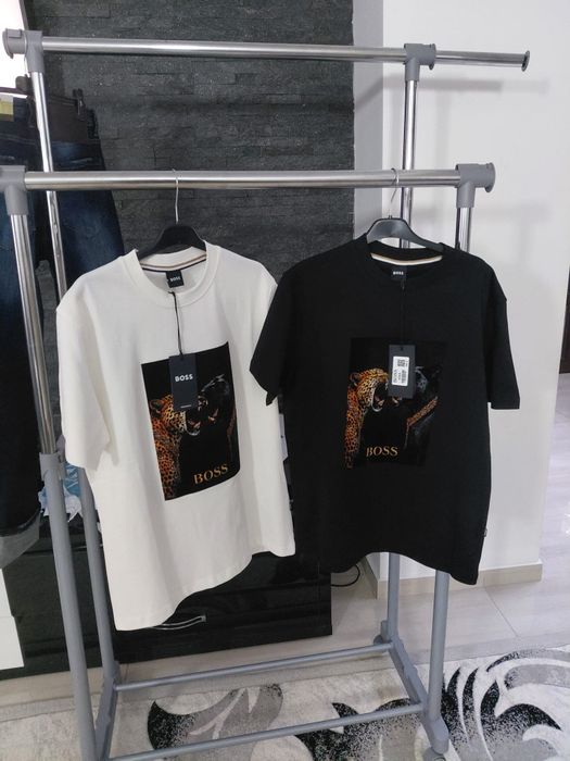 Tricouri diverse modele pentru bărbați premium
