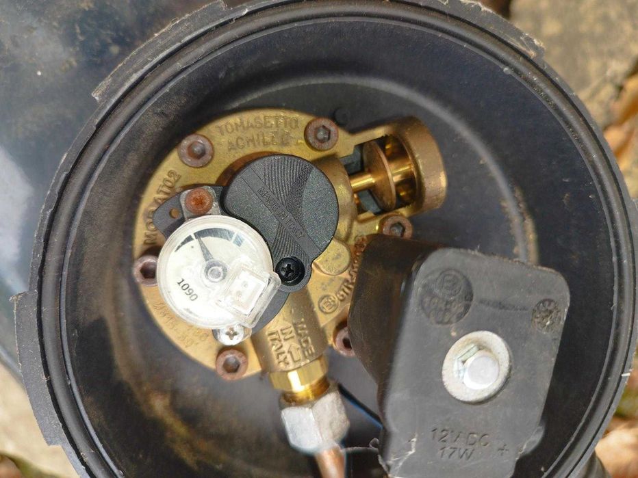 Продавам газова бутилка LPG със сонда и нивомер Tomasetto