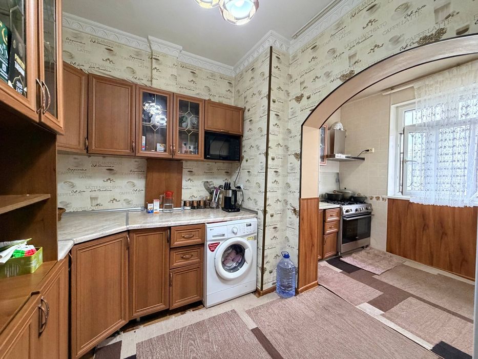 Юнусабад 10 квартал. Продается квартира 4/4/5