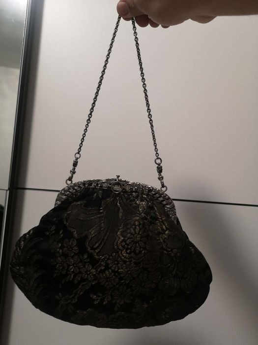 Poseta cu rama si lant din argint 925,
Lucrata fin, manual  pânză 
Mar