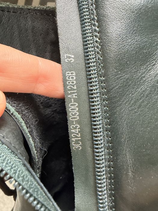 Продам полуботинки на каблуке,