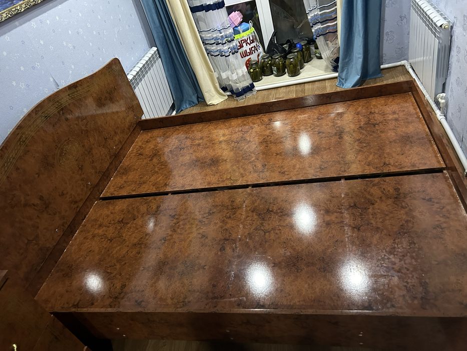 Продам спальный гарнитур