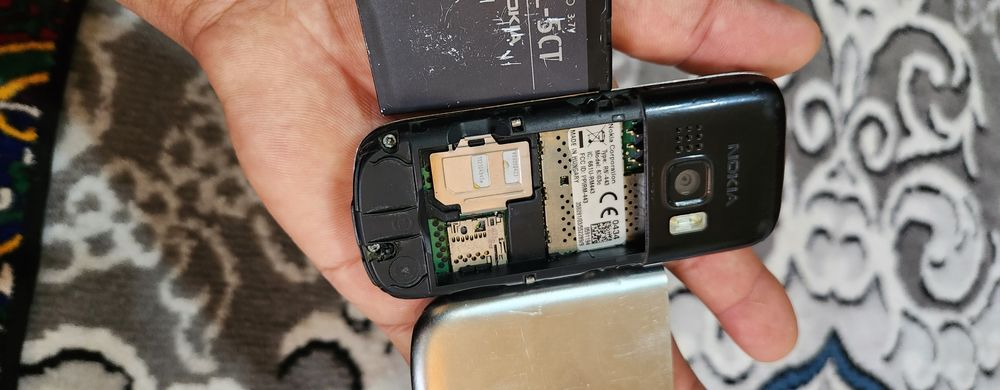 Telefon Nokia 63 03i sotamiz