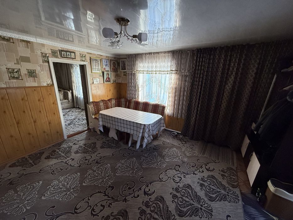 Дом с мебелью и коврами