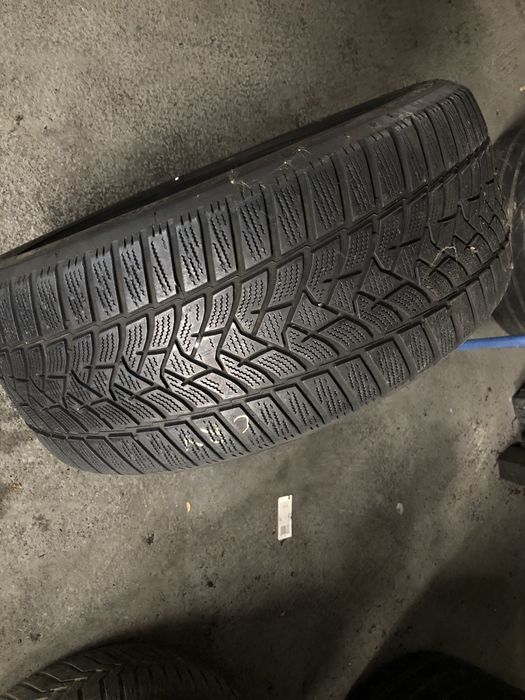 265 35 R19  Continental 225 50 R17 Dunlop