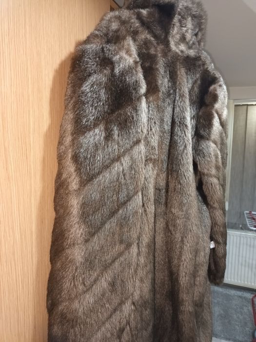 Haină blană lungă mărimea S,calitate deosebita
