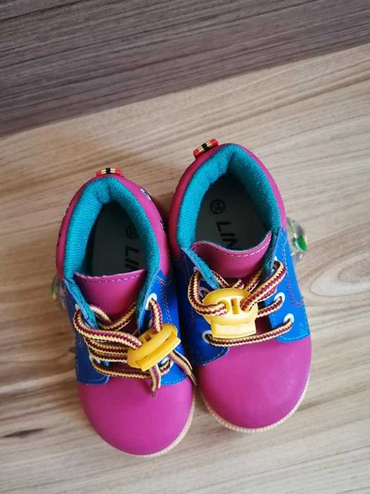 Детски нови обувки, размер 21