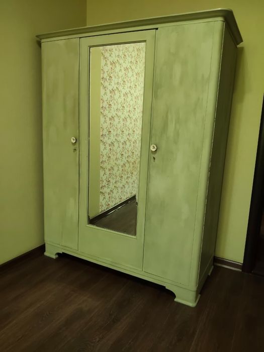 Продам шкаф советских времен