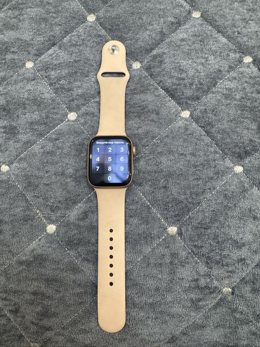 Продам Apple Watch SE 44 mm Rose Gold