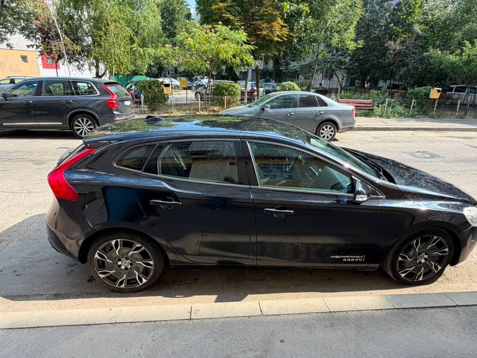 Volvo V40 D4 2.0 Diesel 190 CP – Hatchback Premium