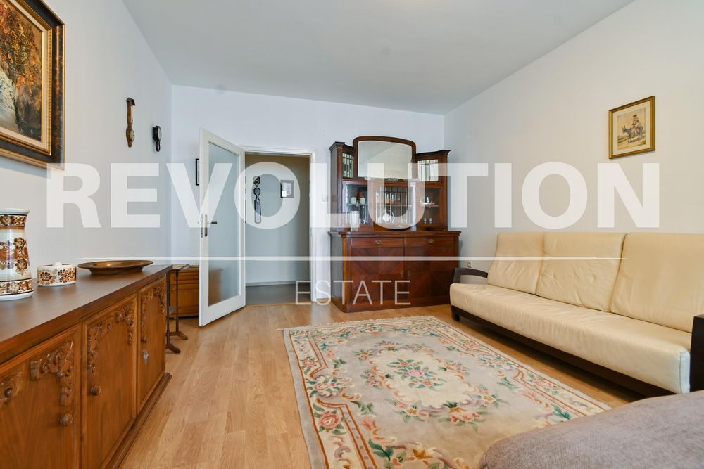 Дава се под наем Тристаен апартамент в София, Център - 93 кв.м за 750 € - Снимка #3