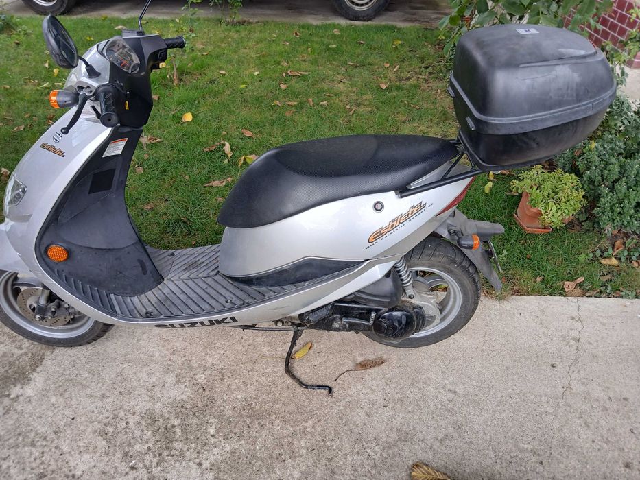 Vând Scuter Suzuki