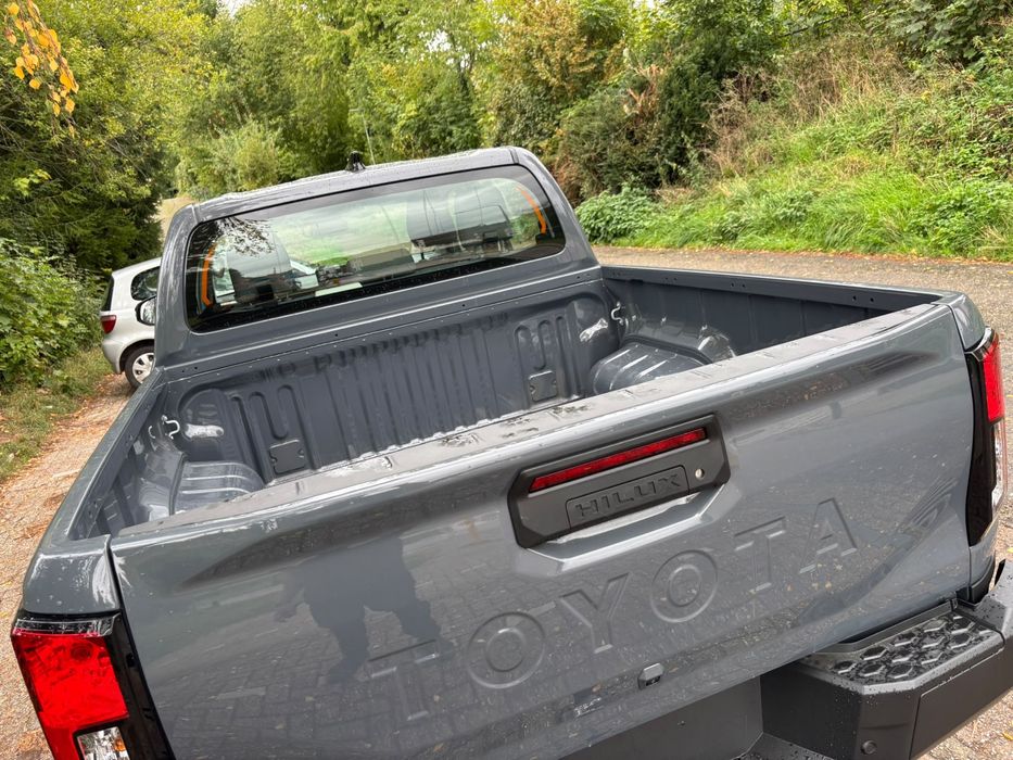 TOYOTA Hilux 2025 — imagine 3