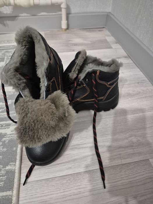 Продам спец ботинки зима, натуральный мех
