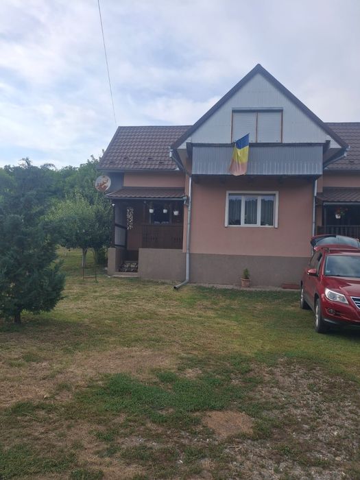 Casă de vânzare cu mansardă