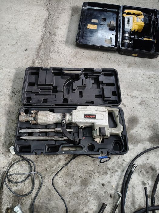 Отбойный молоток CROWN