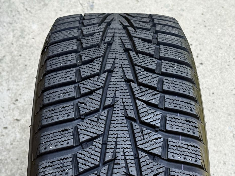 225|60 R17. Kumho I*Cept X.