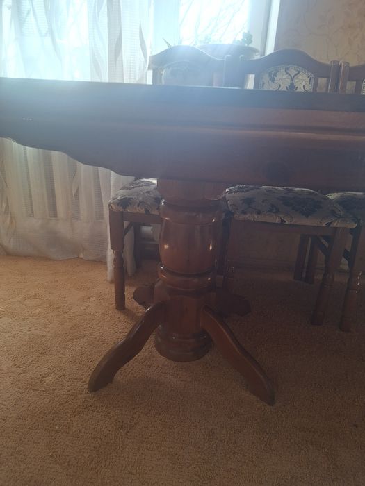 Продаётся Стол стульями