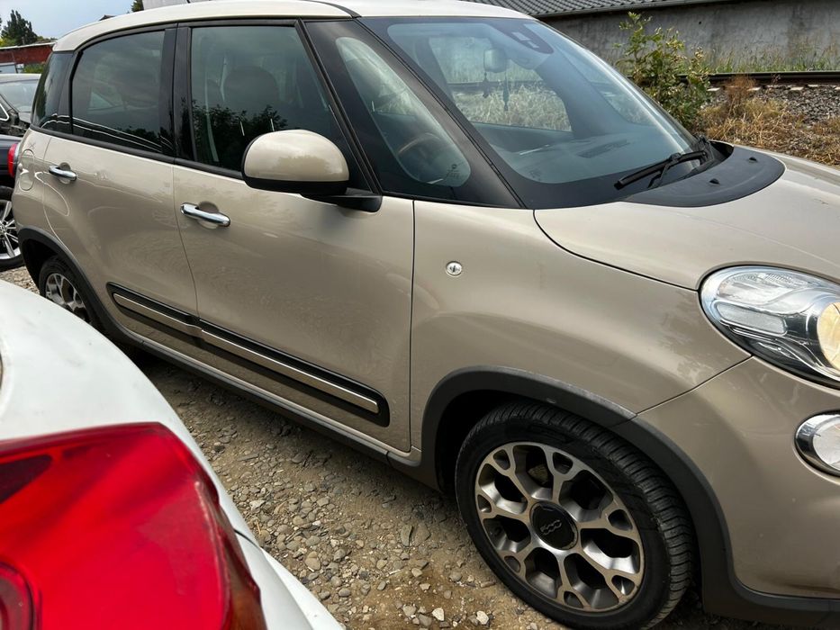 Aripă dreapta față Fiat 500 L 2014