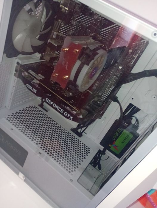 Unitate desktop Asus Myria