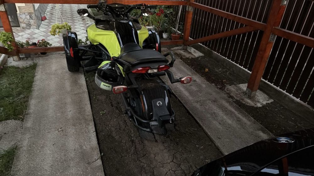 Can am spyder f3s