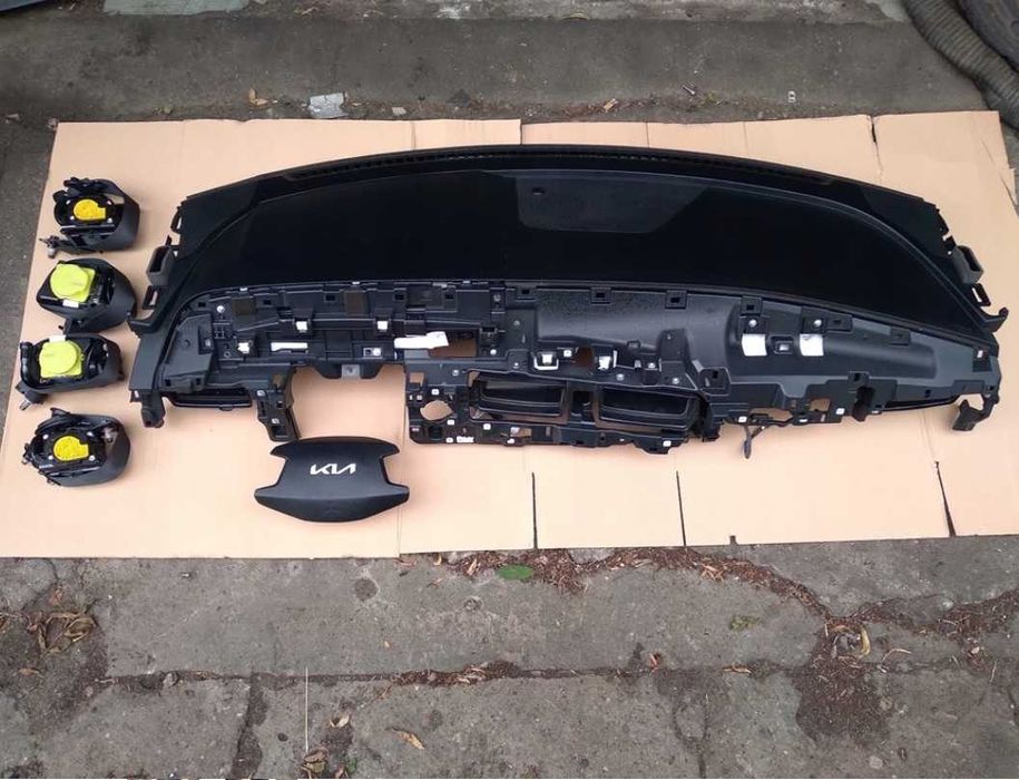 KIA EV6 plansa de bord - kit airbag volan pasager - centuri siguranta