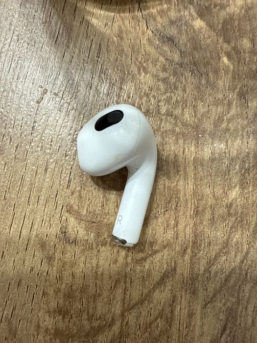 Торг Airpods 3 серии правый наушник