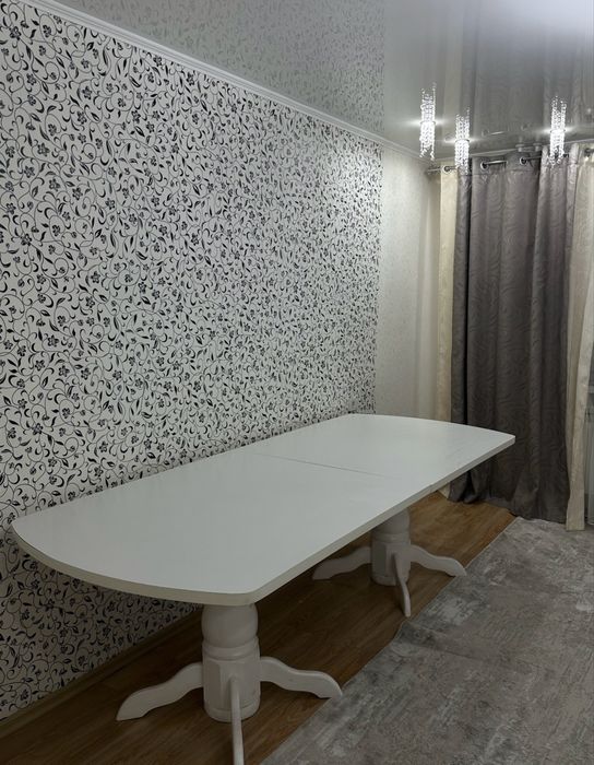 Продается гостевой стол 3 м