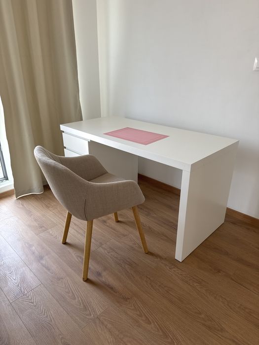 Чисто ново бюро MALM IKEA