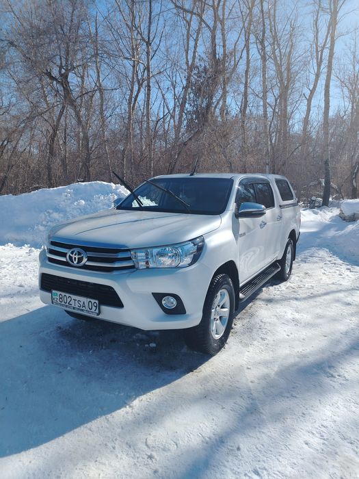 Тойота Хайлюкс 2017