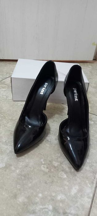 Pantofi eleganti marime 39 ,noi