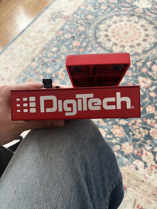 Pedală Digitech Whammy – efect pitch shift / harmony (ca nouă)