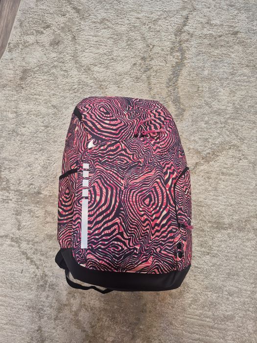 Продам рюкзак Nike elite v2