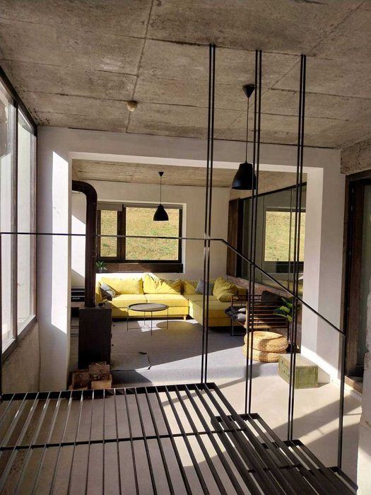 Къща с производствено хале