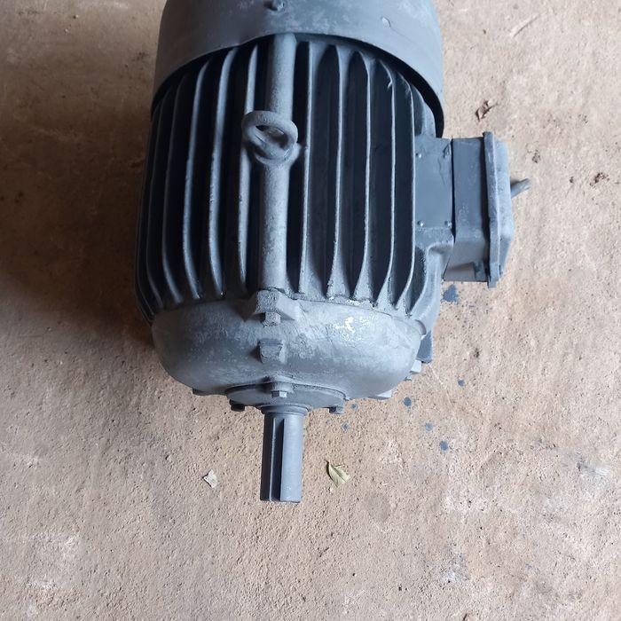 Трифазен електромотор около 15кw