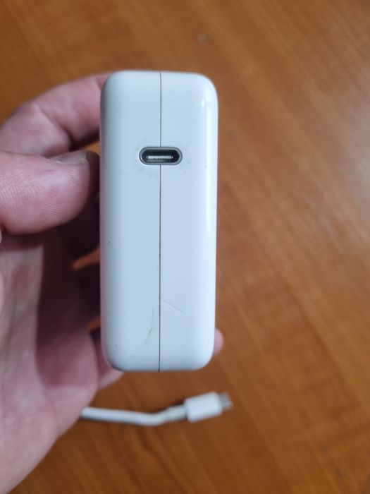 Vand I Încărcător original MacBook  Usb ,C "