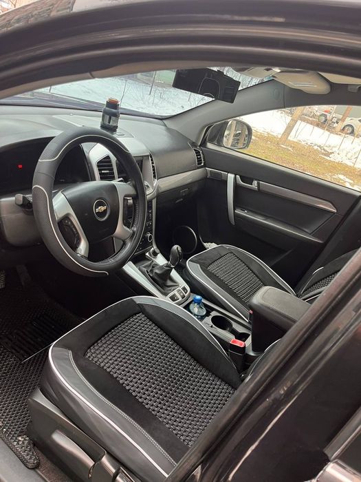 Срочна прадайотся Каптива 2011механика 2,4дви