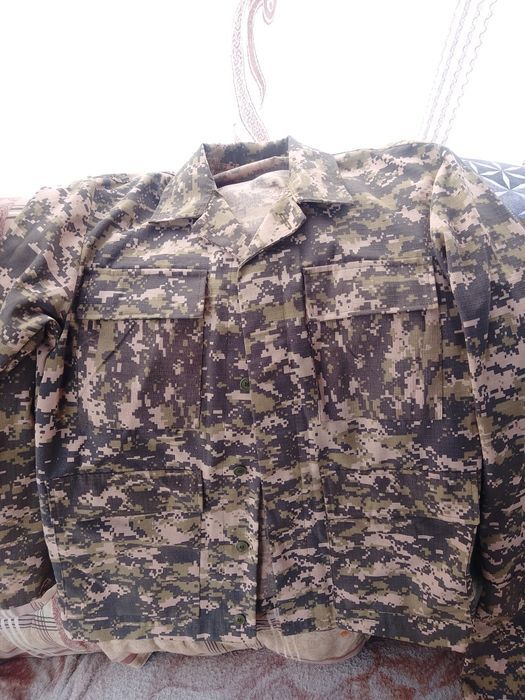 Продам военую форму 48го размера