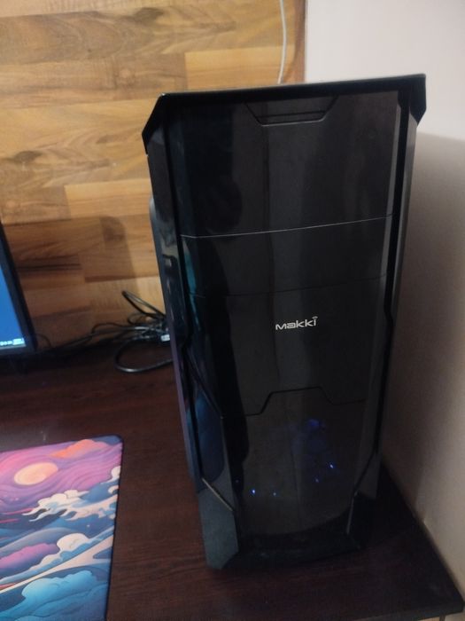 Настолен компютър за игри и работа – Intel i3‑9100F, RX 570, 8 GB RAM,