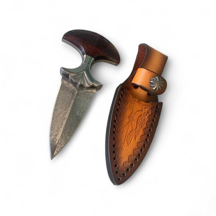 Кама от дамаскова стомана с кожена кания и сандалово дърво Tai Tai